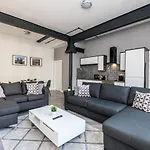 Host & Stay - Manhattan House 5
