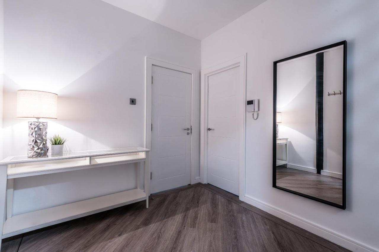 Host & - Manhattan House 5 Apartment *